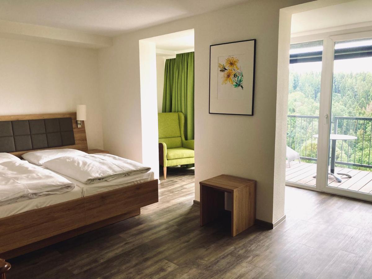 Berg-Gasthof Hoetzelein Kunreuth エクステリア 写真
